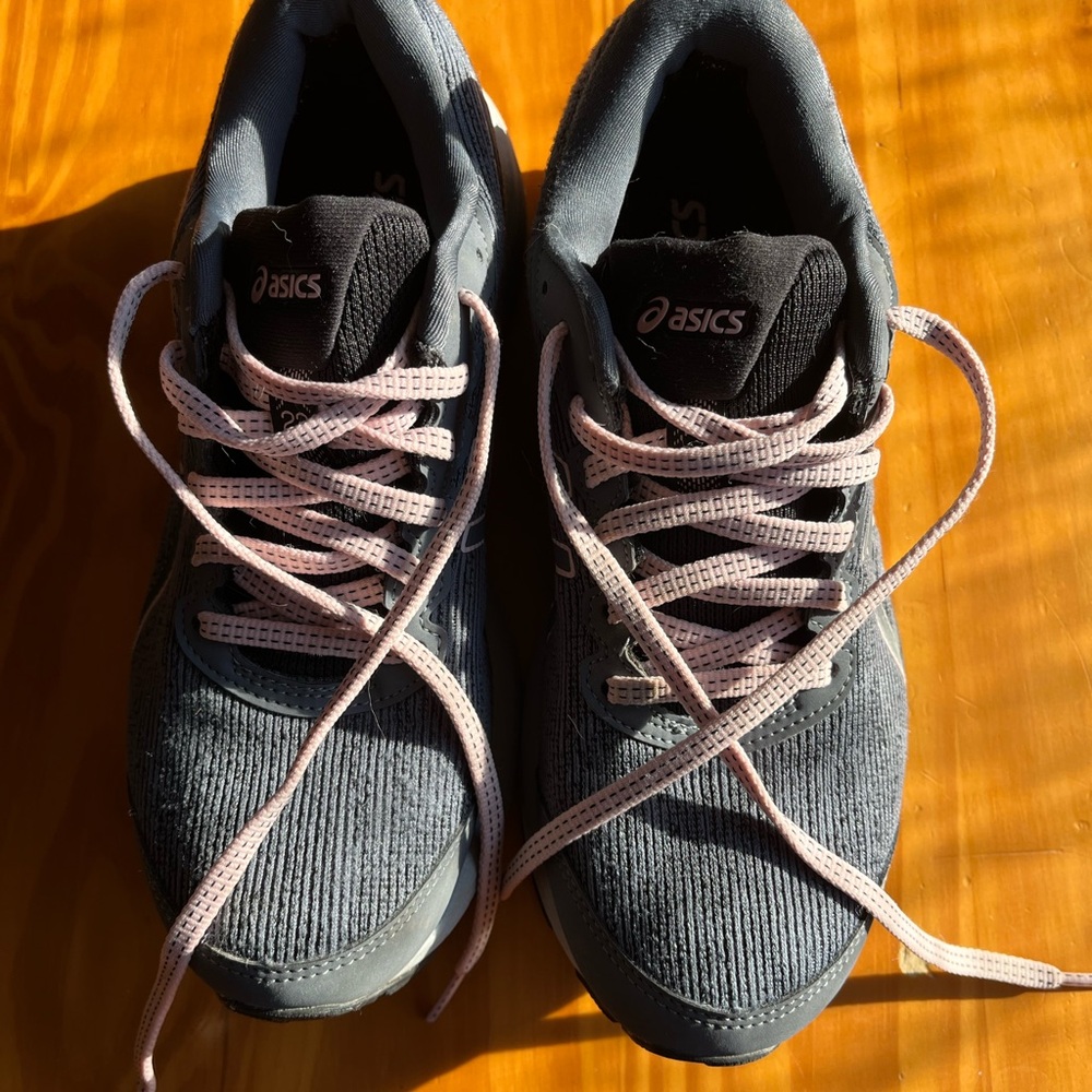 ASICS Women's Black and Gray Athletic Shoes